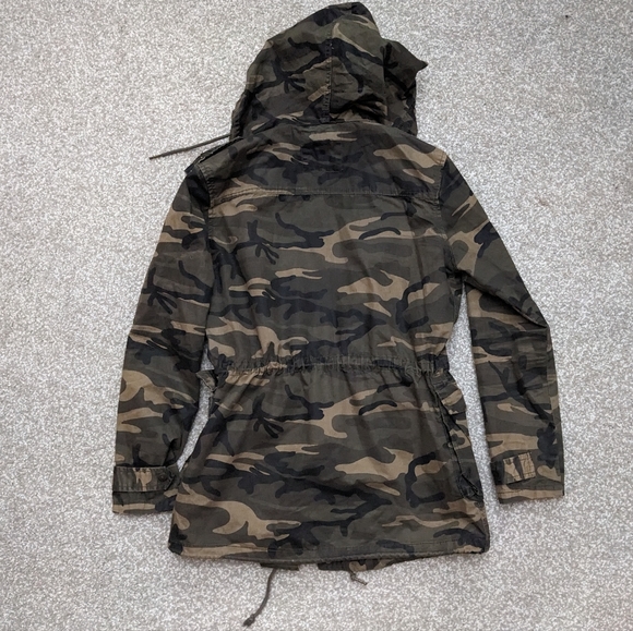 (2/$25) Bluenotes ruched waist drawstring hooded camo jacket (flawed) - Picture 11 of 14